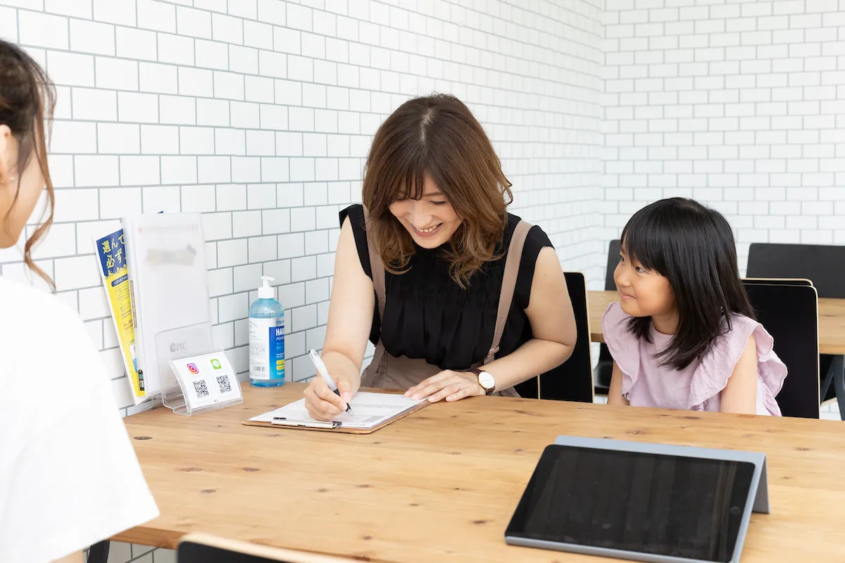 写真館 フォトスタジオ 見学会の様子 受付