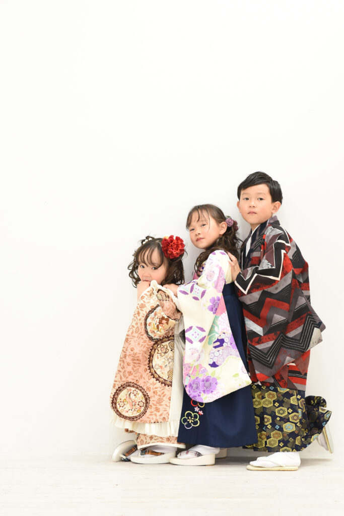 スタジオピック 写真館 Studio PIC なかよしかわいい３きょうだい💫