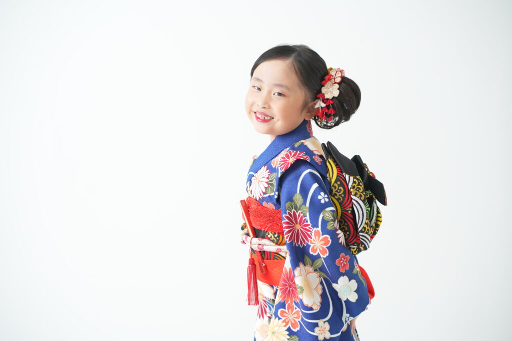 スタジオピック 水戸本店 スタッフブログ ママが選んだ着物と、自分で選んだドレス。7歳七五三の成長記念